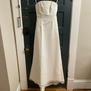 Ivory strapless wedding dress